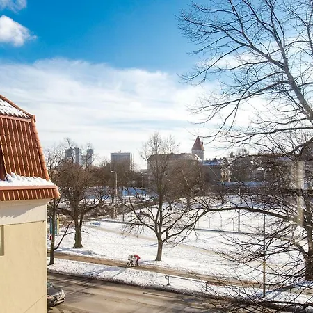 Sea Side And Appartamento Reval